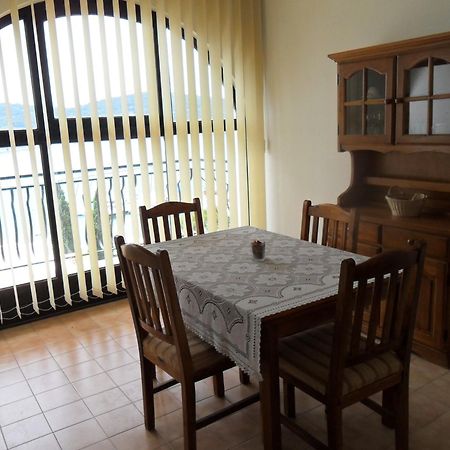 Apartments Maria Tisno Luaran gambar